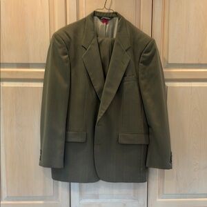 Green Wool-Blend Suit with Notched Lapels
